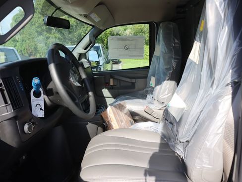 New 2025 GMC Savana 2500 w/ Driver Convenience Package RWD image 15