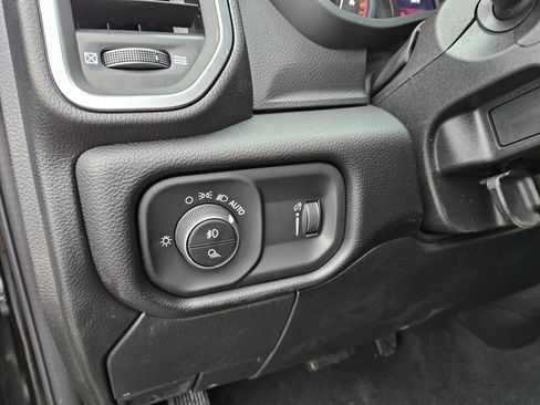 New 2026 RAM 2500 Big Horn AWD/4WD image 18