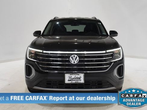 Used 2025 Volkswagen Atlas SE image 2