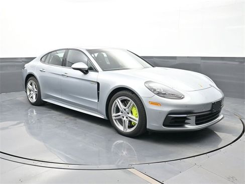 Used 2019 Porsche Panamera 4 image 24