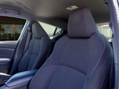 Used 2019 Toyota C-HR XLE FWD image 10
