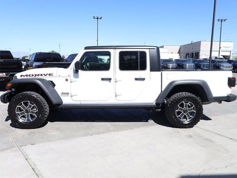 Used 2025 Jeep Gladiator Mojave w/ Convenience Group AWD/4WD image 3