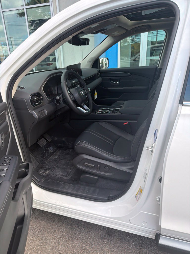 New 2026 Honda Pilot Touring image 13