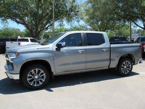 Used 2024 Chevrolet Silverado 1500 LT AWD/4WD image 4