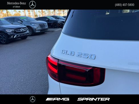 New 2026 Mercedes-Benz GLB 250 image 8