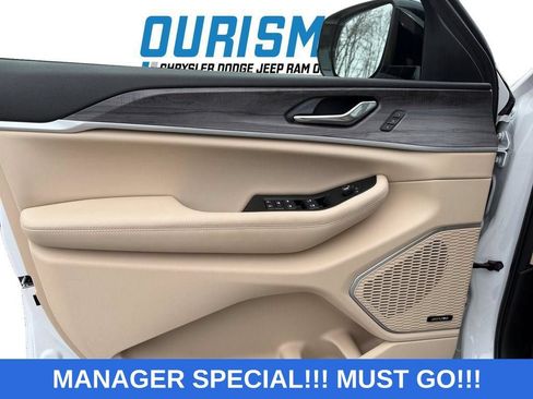 New 2024 Jeep Grand Cherokee Limited 4xe AWD/4WD image 16