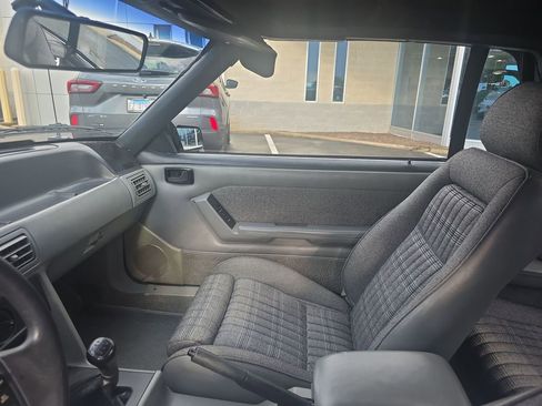 Used 1987 Ford Mustang GT RWD image 30