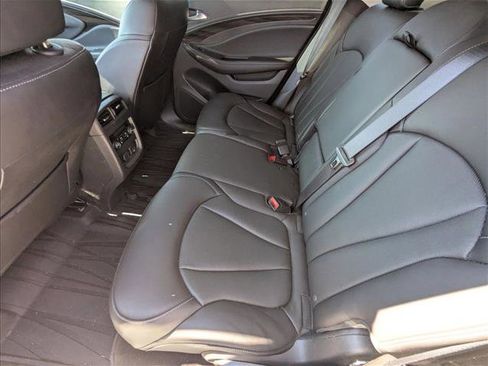 Used 2020 Buick Envision Essence image 18