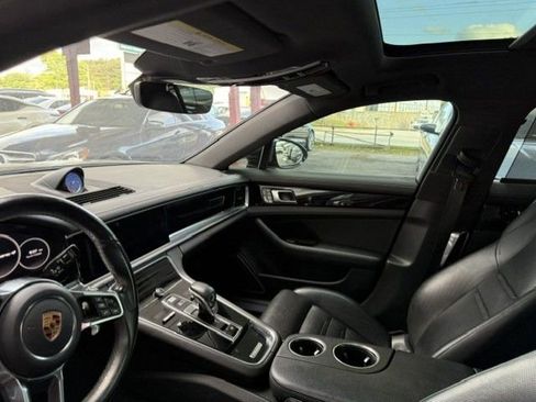 Used 2017 Porsche Panamera 4 AWD/4WD image 5