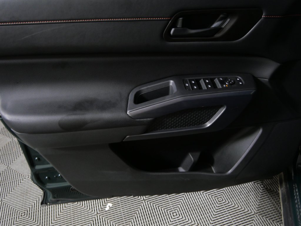 Used 2025 Nissan Pathfinder Rock Creek AWD/4WD image 14
