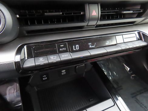 Used 2024 Toyota Prius LE image 23