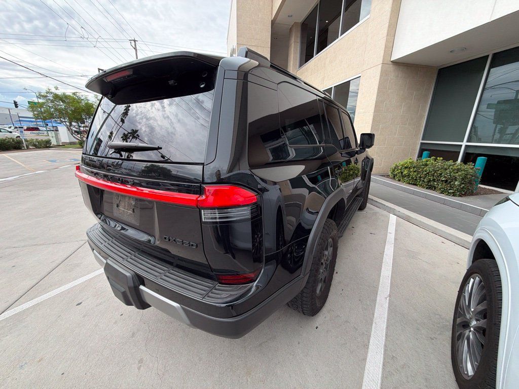 Used 2025 Lexus GX 550 AWD/4WD image 10