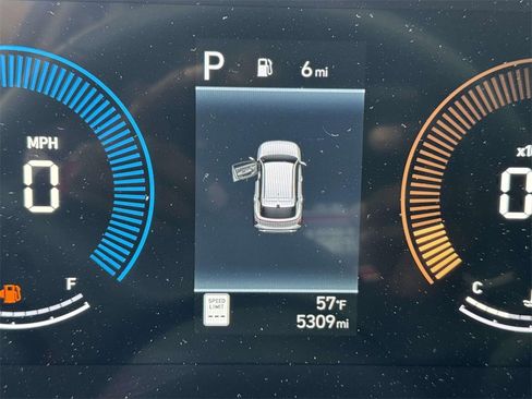 Used 2025 Hyundai Kona SEL image 25