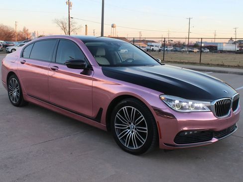 Used 2018 BMW 750i image 4