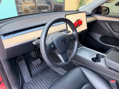 Used 2023 Tesla Model Y Long Range AWD/4WD image 6
