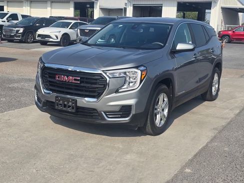 Used 2023 GMC Terrain SLE FWD image 2