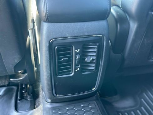 Used 2015 Jeep Grand Cherokee Laredo w/ Quick Order Package 23E RWD image 32