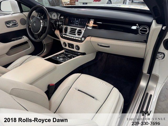 Used 2018 Rolls-Royce Dawn RWD image 29