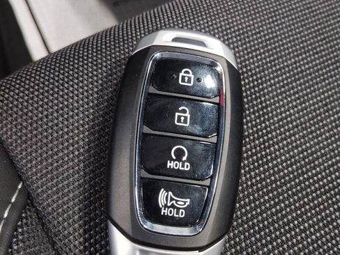 Used 2025 Hyundai Venue Limited image 45