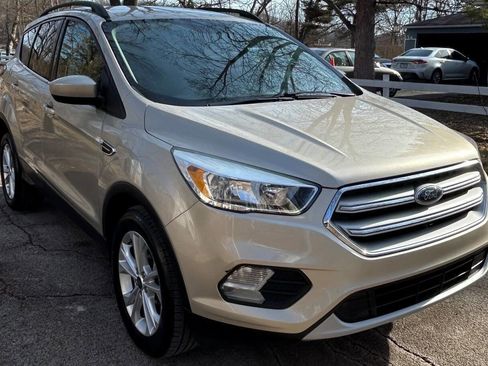 Used 2018 Ford Escape SE image 4