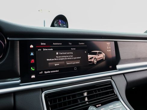 Certified 2023 Porsche Panamera Platinum Edition image 18