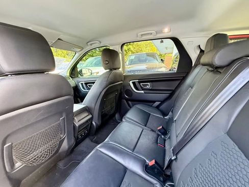 Used 2019 Land Rover Discovery Sport SE image 27