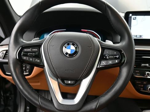Used 2022 BMW 530i xDrive w/ Convenience Package image 11