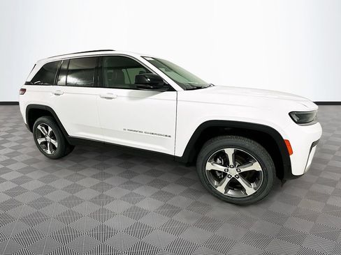 New 2026 Jeep Grand Cherokee Limited AWD/4WD image 3