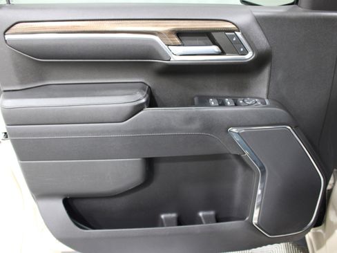 Used 2023 Chevrolet Silverado 1500 LT Trail Boss w/ Protection Package image 6