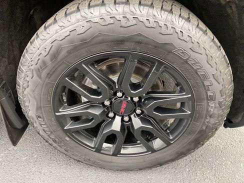 Used 2024 GMC Sierra 1500 Elevation image 10