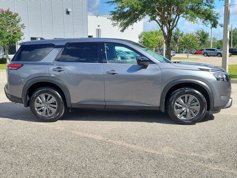 Certified 2025 Nissan Pathfinder S FWD image 4