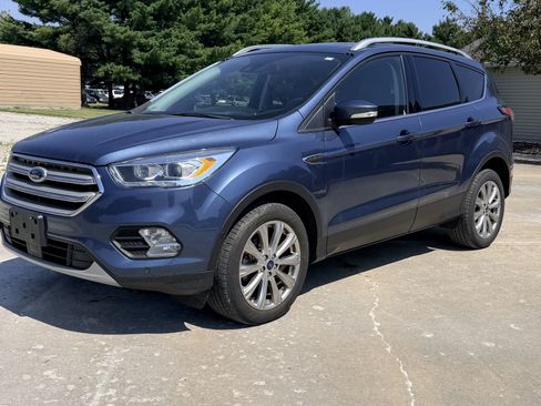 Used 2018 Ford Escape Titanium w/ Ford Safe & Smart Package AWD/4WD image 4