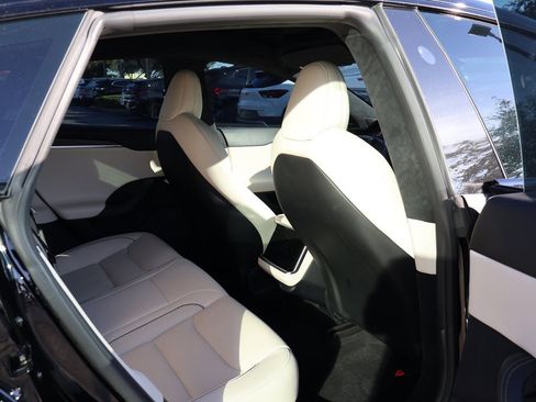 Used 2023 Tesla Model S Plaid image 40