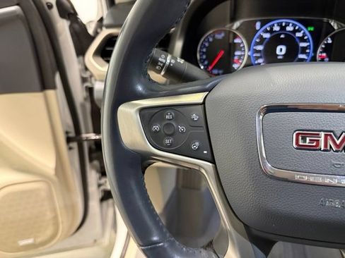 Used 2022 GMC Acadia Denali w/ Denali Ultimate Package AWD/4WD image 18