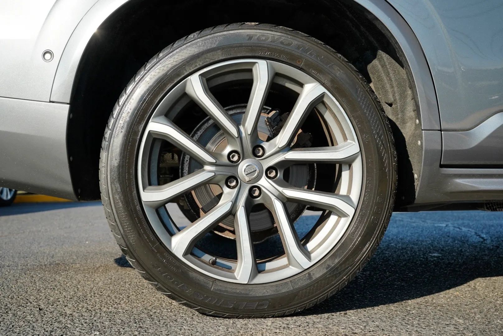 Used 2016 Volvo XC90 T6 Momentum w/ Momentum Plus Package AWD/4WD image 15