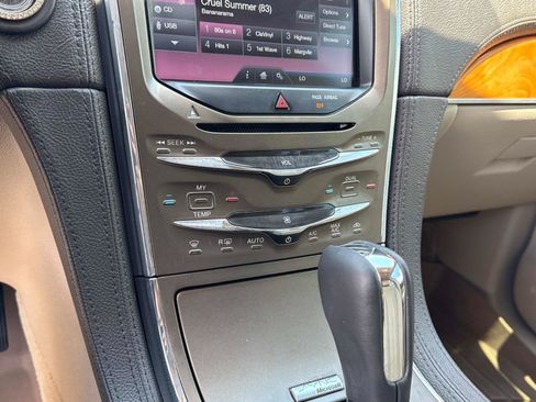 Used 2014 Lincoln MKX FWD w/ Equipment Group 102A image 26