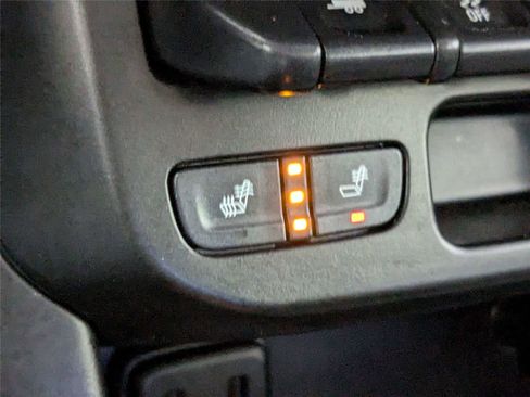 Used 2022 GMC Canyon AT4 image 25