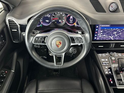Used 2023 Porsche Cayenne Coupe image 13