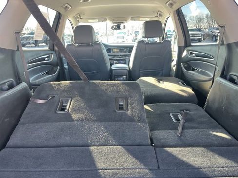 Used 2019 Buick Enclave Essence image 39
