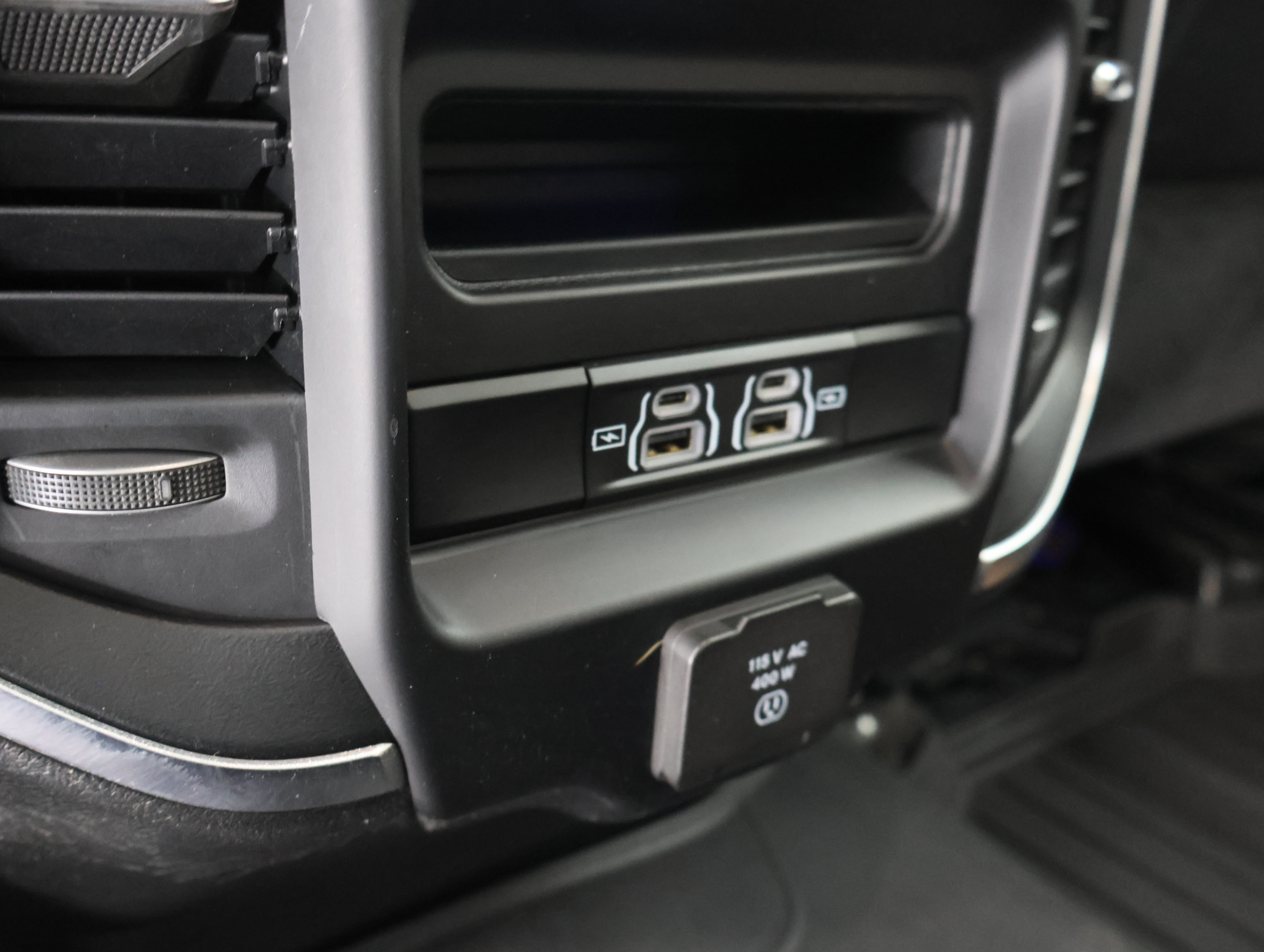 Used 2024 RAM 2500 Laramie w/ Night Edition AWD/4WD image 35