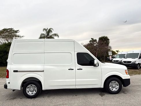 Used 2020 Nissan NV 3500 SV image 5