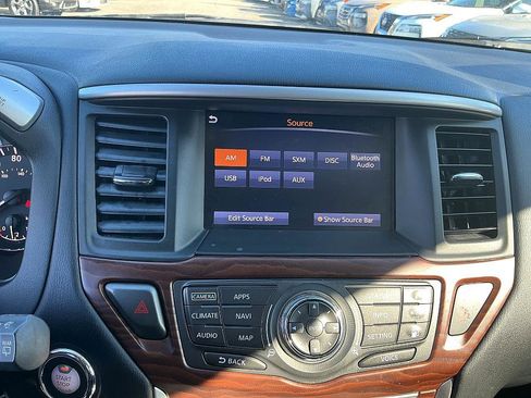 Used 2019 Nissan Pathfinder Platinum w/ Cargo Package image 18