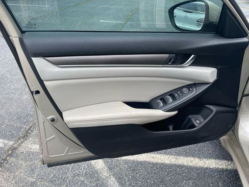 Used 2019 Honda Accord LX image 12