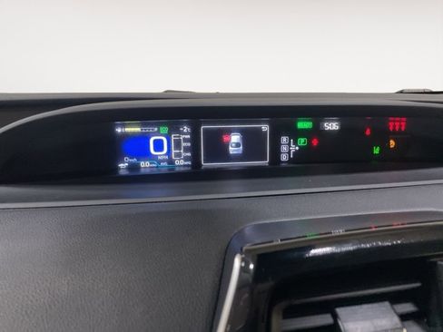 Used 2018 Toyota Prius Two image 20