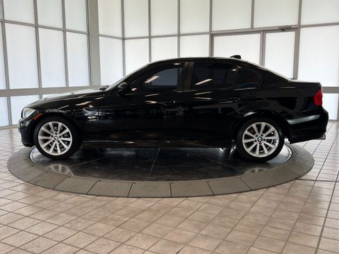 Used 2011 BMW 328i xDrive Sedan AWD/4WD image 4