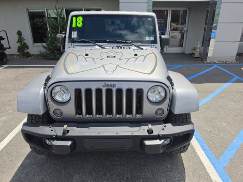 Used 2018 Jeep Wrangler Unlimited Sport AWD/4WD image 9