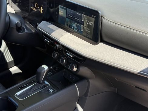 Used 2025 Nissan Kicks SV FWD image 26