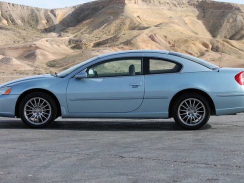Used 2004 Chrysler Sebring Limited w/ Leather Interior Group FWD image 5