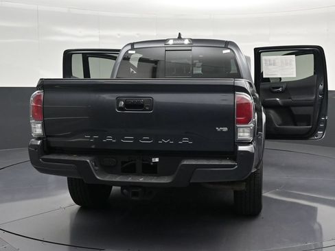 Used 2022 Toyota Tacoma TRD Sport w/ Technology Package RWD image 40