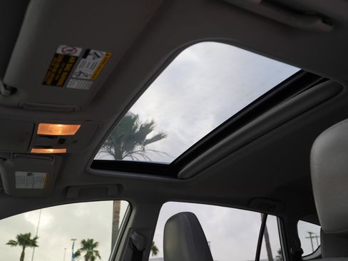 Used 2016 Toyota RAV4 XLE image 15